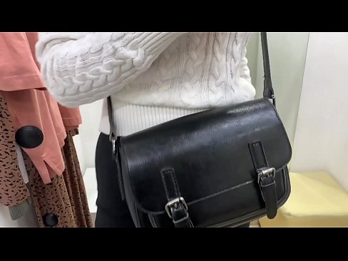 ❤️ Јавна мастурбација на младата кучка FeralBerry со дилдо во фитинг просторијата ❤ Порно видео на mk.marketapp.top